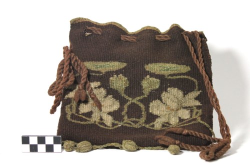 Brown reticule